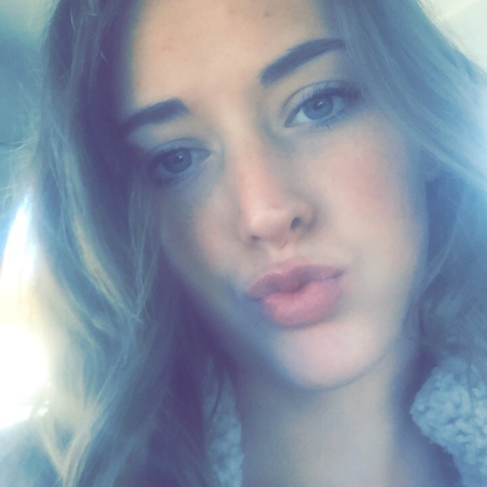 Meet your Posher, Lexi